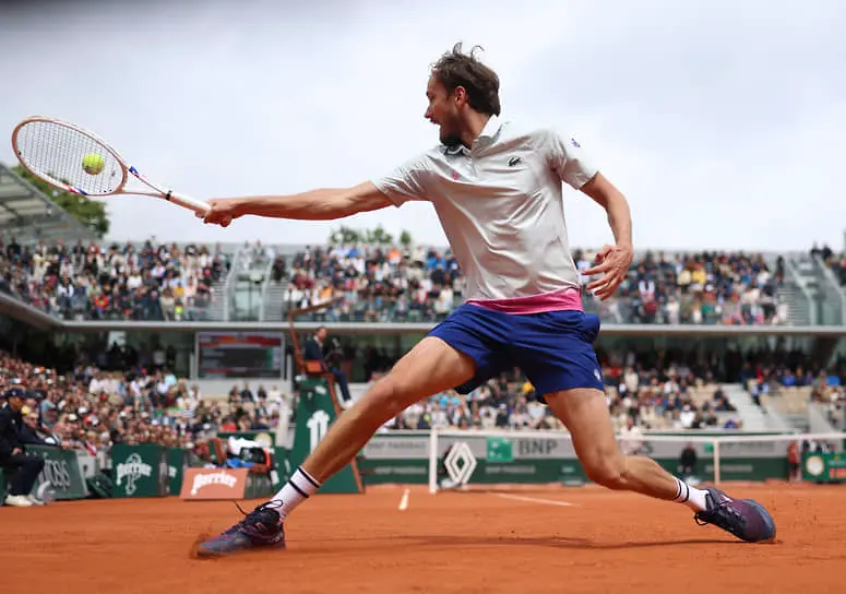 Начав сезон с поражения во втором круге Australian Open, Даниил Медведев потерпел на Roland Garros еще более досадную неудачу