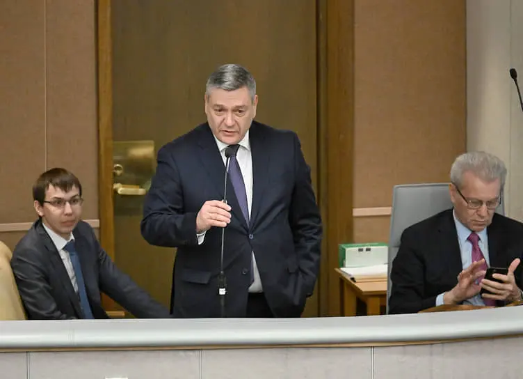 Путин и Си Цзиньпин согласуют программу переговоров при участии МИД России и КНР-0