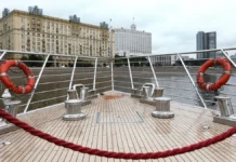 Роспотребнадзор и Бастрыкин контролируют ситуацию с теплоходом «Михаил Булгаков» rospotrebnadzor i bastrykin kontroliruyut situacziyu s teplohodom mihail bulgakov-news-blog-ru-174860064100-0