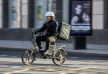 Сергей Миронов и Бастрыкин требуют жесткого контроля мигрантов в курьерской сфере sergej mironov i bastrykin trebuyut zhestkogo kontrolya migrantov v kurerskoj sfere-news-blog-ru-174791446100-0