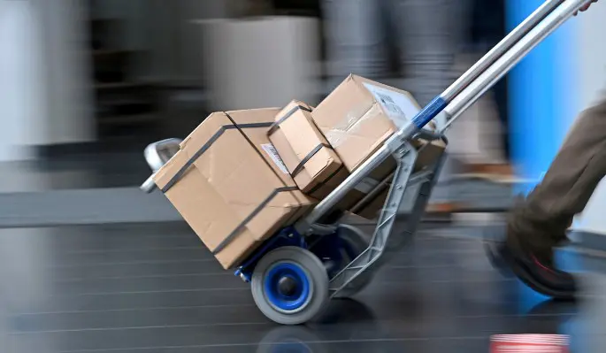 Сервис доставки посылок Pick Point прекращает работу в России