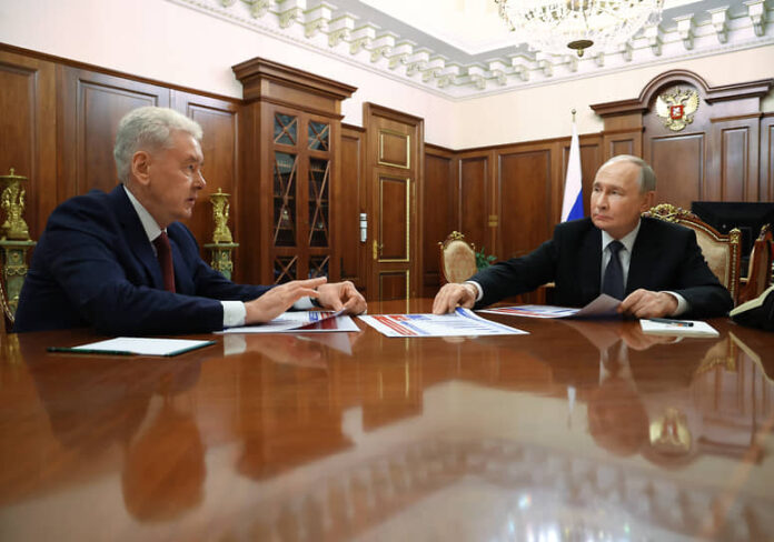 sobyanin dolozhil putinu o vosstanovlenii 23 tys obektov v lnr i dnr-news-blog-ru-174645647300-0