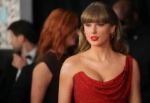 Тейлор Свифт отмечает победу в борьбе за права на музыку с Big Machine Records tejlor svift otmechaet pobedu v borbe za prava na muzyku s -news-blog-ru-174862931300-0