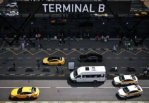 В Шереметьево таксисты и сотрудники МВД России оказались в мошенничестве v sheremetevo taksisty i sotrudniki mvd rossii okazalis v moshennichestve-news-blog-ru-174705940200-0