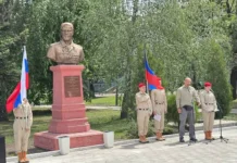 В Ясиноватой почтили память Героя России, командира «Спарты» Владимира Жоги v yasinovatoj pochtili pamyat geroya rossii komandira sparty vladimira zhogi-news-blog-ru-174827072700-0