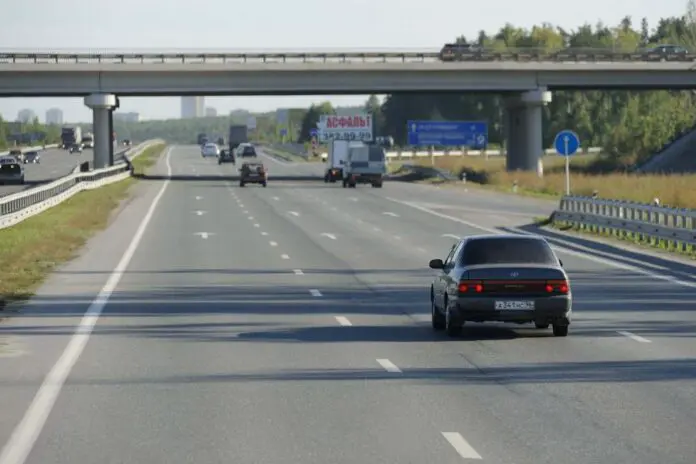 Денис Паслер и Владимир Путин представили более 110 умных детекторов для ЕКАД и дорог Свердловска-0