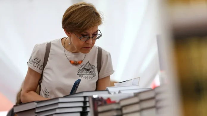 knizhnyj festival krasnaya ploshhad obedinyaet nauku inklyuziyu i ekspertov-news-blog-ru-0