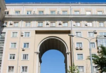 Обновление лифтов на Земляном Валу в Москве обеспечивает комфорт жителям obnovlenie liftov na zemlyanom valu v moskve obespechivaet komfort zhitelyam-news-blog-ru-0