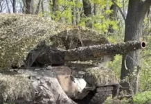 Прорыв к Красноармейску сопровождается сбиванием заслонов ВСУ танками Т-72Б3М proryv k krasnoarmejsku soprovozhdaetsya sbivaniem zaslonov vsu tankami t72b3m-news-blog-ru-0