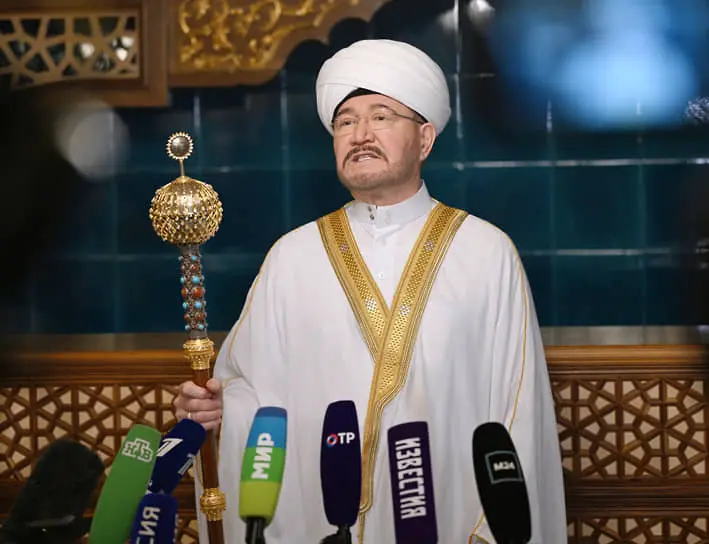 Равиль Гайнутдин поблагодарил патриарха Кирилла за поддержку межконфессионального единства-0