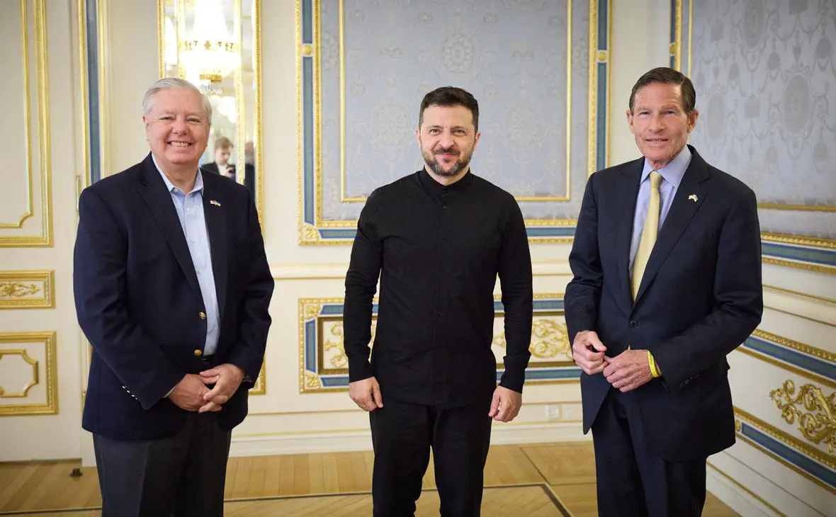 Линдси Грэм, Владимир Зеленский, Ричард Блюменталь (Ukrainian Presidential Press Service / Reuters)