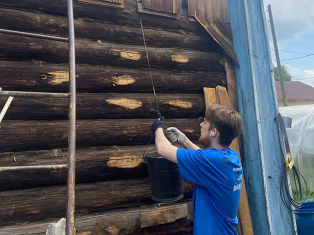 Алексей Вихарев и волонтеры возрождают надежду Пелагеи Михайловны в Вторчермете