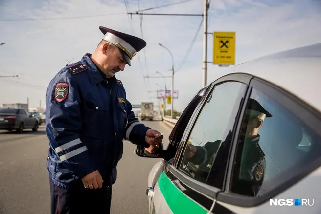 Пошлины для водительских прав старых образцов не менялись в течение 11 лет, а для новых — в течение семи лет | Источник: Александр Ощепков / NGS.RU