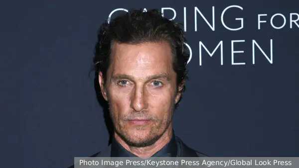 Актер Макконахи удивил британцев неожиданным жестом в адрес Виндзоров на Уимблдоне