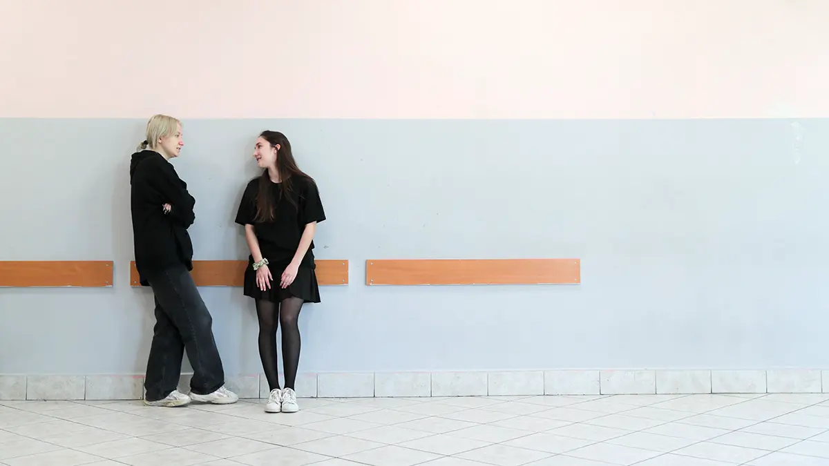 DE: Девочкам в британских школах запретили носить юбки ради равенства полов