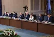 Владимир Мединский и Рустем Умеров провели третий раунд переговоров в Стамбуле vladimir medinskij i rustem umerov proveli tretij raund peregovorov v stambule-news-blog-ru-0