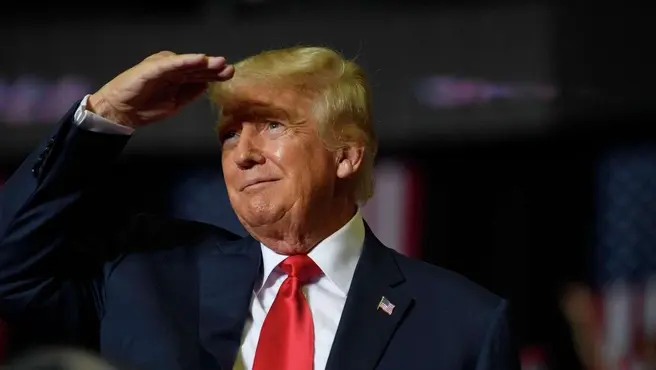 Трамп уже начал принимать меры | Источник: JEFF SWENSEN / AFP