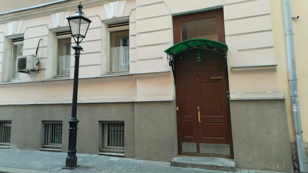 Город выставил на торги пять помещений для бизнеса в Басманном районе