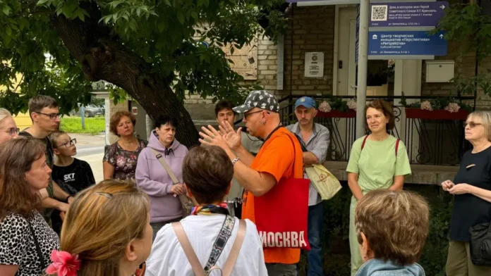 fond kapitalnogo remonta moskvy s daniilom davydovym provodit arhitekturnyj promenad po sokolu-news-blog-ru-0