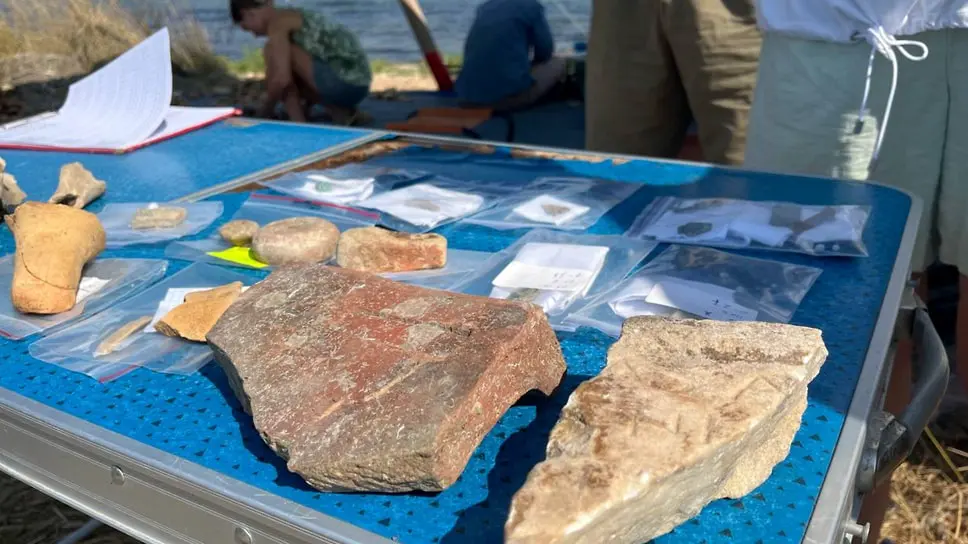 Артефакты, обнаруженные на раскопках древнего города Акра в Крыму