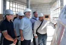 Олег Кожемяко и Гергиев высоко оценили успехи Мариинки во Владивостоке oleg kozhemyako i gergiev vysoko oczenili uspehi mariinki vo vladivostoke-news-blog-ru-0