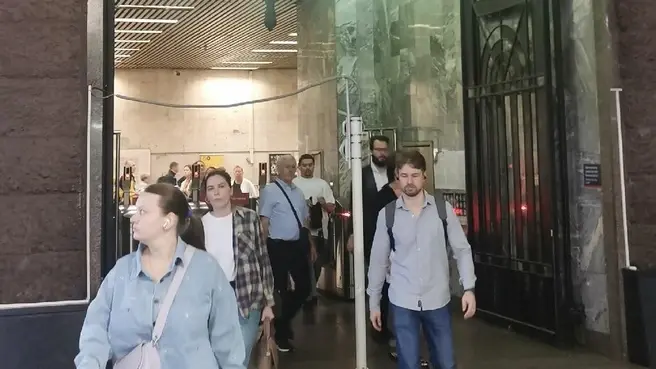 На Павелецком вокзале убрали досмотр при выходе из метро | Источник: Артем Чумак, Московский транспорт — мониторинг новостей / Vk.com