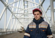 Праздник строителей в России и его история, связанная с Никитой Хрущевым и Куйбышевской ГЭС prazdnik stroitelej v rossii i ego istoriya svyazannaya s nikitoj hrushhevym i kujbyshevskoj ges-news-blog-ru-0