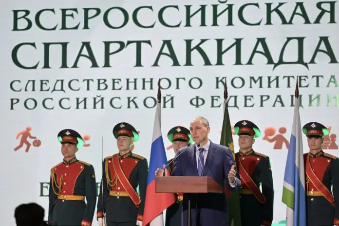 Денис Паслер и Александр Клаус на старте финала Спартакиады Следственного комитета в УрФУ-0