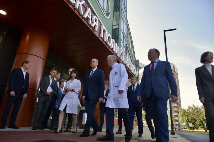 Денис Паслер открыл уникальную детскую поликлинику в современной ДГКБ № 9 в Екатеринбурге-0