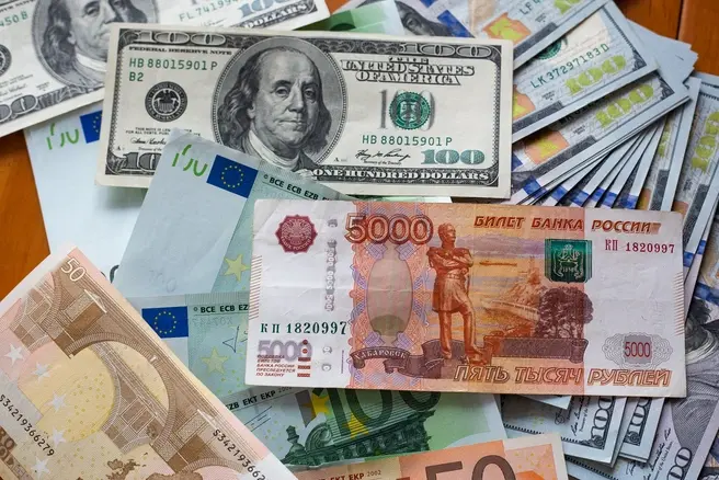Недолго рубль шел в рост | Источник: Ксения Филимонова / IRCITY.RU