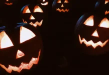 31 октября мир отмечает Хеллоуин, День тёмной материи и 7 миллиардов людей 31 oktyabrya mir otmechaet hellouin den tyomnoj materii i 7 milliardov lyudej-news-blog-ru-0