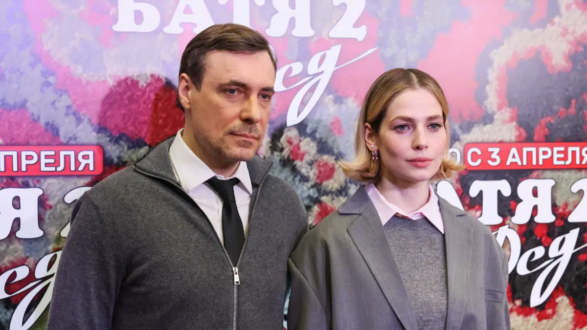 Актер Евгений Цыганов и его супруга актриса Юлия Снигирь