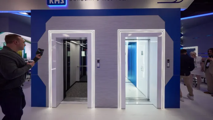 karacharovskij mehanicheskij zavod predstavil novye lifty na forume 2025-news-blog-ru-0