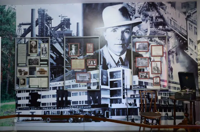 Михаил Михайлов рассказывает о загадках музея Николая Кузнецова в Талице-0