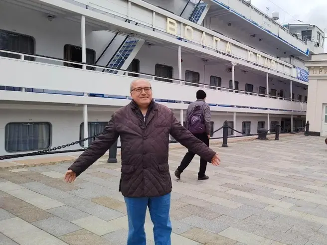 Писателя Павла Сюткина задержали за фейки об армии | Источник: Русская кухня: история / T.me