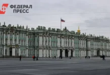 В Эрмитаже образовалась очередь у входа из-за технической неполадки v ermitazhe obrazovalas ochered u vhoda izza tehnicheskoj nepoladki-news-blog-ru-0