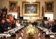 Владимир Зеленский и Трамп обсудили обмен Tomahawk на дроны, изменяющий баланс сил vladimir zelenskij i tramp obsudili obmen na drony izmenyayushhij balans sil-news-blog-ru-0