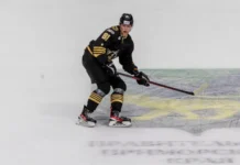 Адмирал продемонстрировал боевой дух в матче с Металлургом, Завгородний и Гутик блеснули в КХЛ admiral prodemonstriroval boevoj duh v matche s metallurgom zavgorodnij i gutik blesnuli v khl-news-blog-ru-0