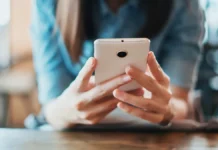 Александр Хаминский и Юлия Санина разъяснили правила использования рабочего телефона aleksandr haminskij i yuliya sanina razyasnili pravila ispolzovaniya rabochego telefona-news-blog-ru-0