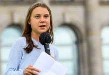 Грета Тунберг и активисты Extinction Rebellion вновь удивили Венецию на Гранд-канале greta tunberg i aktivisty vnov udivili venecziyu na grandkanale-news-blog-ru-0