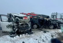 Оперативные службы Тывы спасают жизни после аварии на трассе Р-257 «Енисей» operativnye sluzhby tyvy spasayut zhizni posle avarii na trasse r257 enisej-news-blog-ru-0