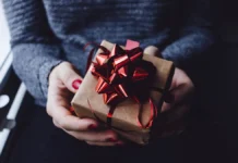 Петр Щербаченко и Александр Золотов дают советы по новогодним подаркам petr shherbachenko i aleksandr zolotov dayut sovety po novogodnim podarkam-news-blog-ru-0