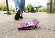 Владислав Шведченко из МКА «Клишин и партнёры» рассказал о найденной банковской карте vladislav shvedchenko iz mka klishin i partnyory rasskazal o najdennoj bankovskoj karte-news-blog-ru-0