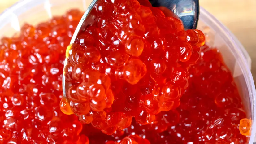 Специалист Койтов: красную икру нужно покупать только в официальных торговых точках