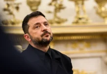 Напряжённая интрига смены власти в 2025 году с участием Владимира Зеленского и Валерия Залужного Зеленский в новогоднем обращении заявил о мире