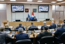 Олег Кожемяко, Алексей Першин и Вера Щербина контролируют чистоту мусорных площадок Приморья oleg kozhemyako aleksej pershin i vera shherbina kontroliruyut chistotu musornyh ploshhadok primorya-news-blog-ru-0