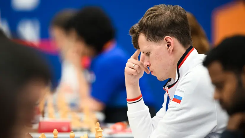 Артемьев заявил, что ему было бы приятнее выступать под российским флагом