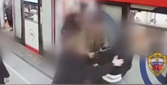 gu mvd moskvy passazhiry metro zaderzhali vora na parke kultury-news-blog-ru-0