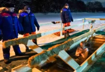 Петр Бирюков и Владимир Путин о крещенских купаниях в Москве petr biryukov i vladimir putin o kreshhenskih kupaniyah v moskve-news-blog-ru-0