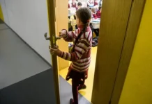 Девятиклассник из гимназии № 16 записывал уроки и общение с учителями devyatiklassnik iz gimnazii 16 zapisyval uroki i obshhenie s uchitelyami-news-blog-ru-0